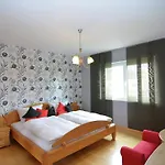 In Burggrub Mit Sauna Und Garten