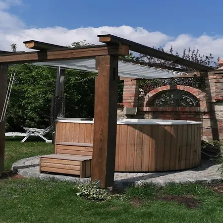 In Burggrub Mit Sauna Und Garten Appartamento
