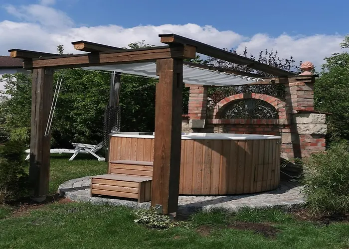 In Burggrub Mit Sauna Und Garten 아파트